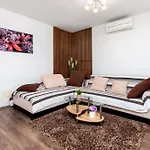 Comfort Valbruna By Irundo Apartman *