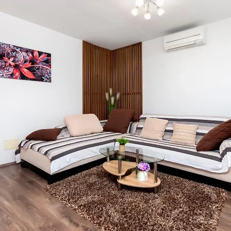 Comfort Valbruna Apartment *